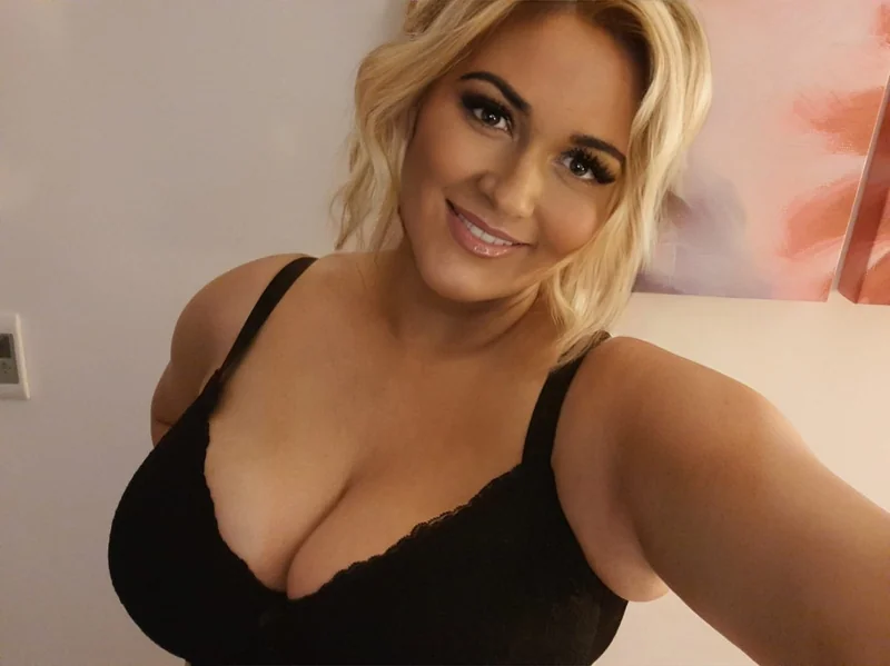 Ittsemx OnlyFans Exclusive Content Creator