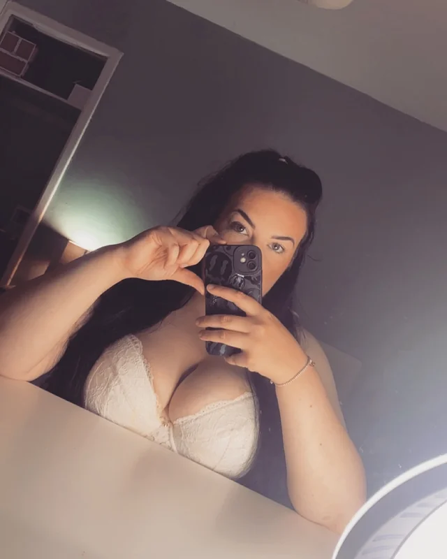 Ivy_may OnlyFans Profile Ivy_may OnlyFans Scottish creator with curves