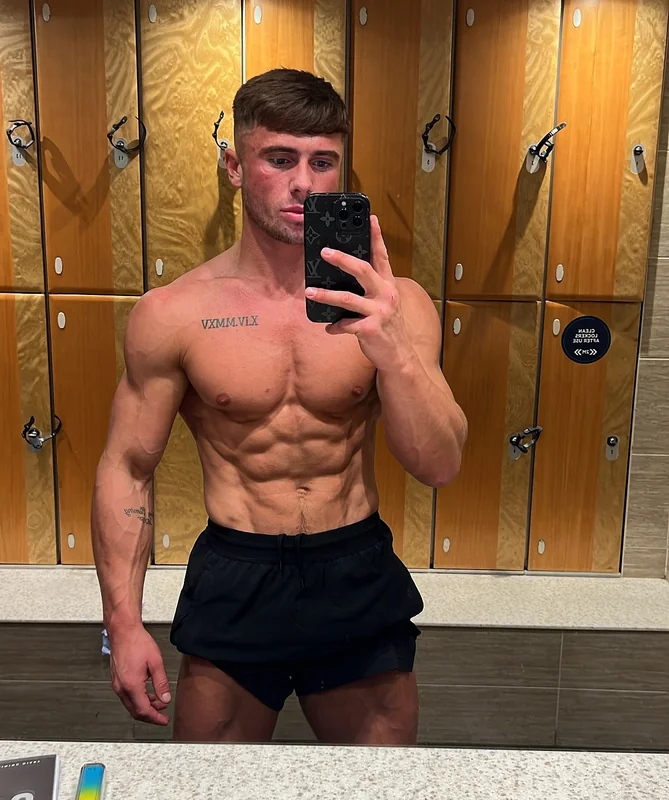 Teejay😈 OnlyFans creator with exclusive content