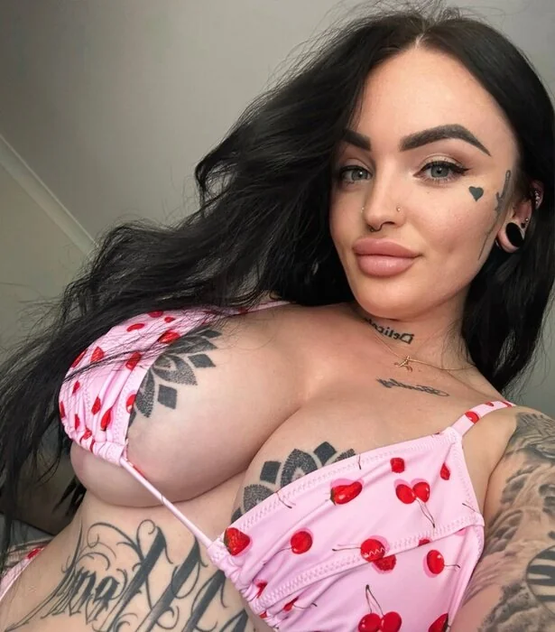 Tattooed brat - OnlyFans Creator Profile Picture