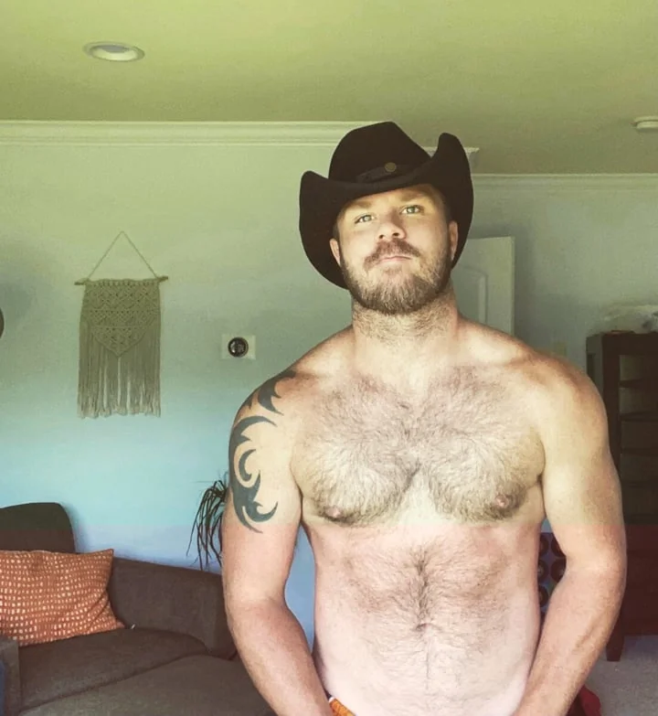 Jakethafuzzball OnlyFans tattooed athletic male