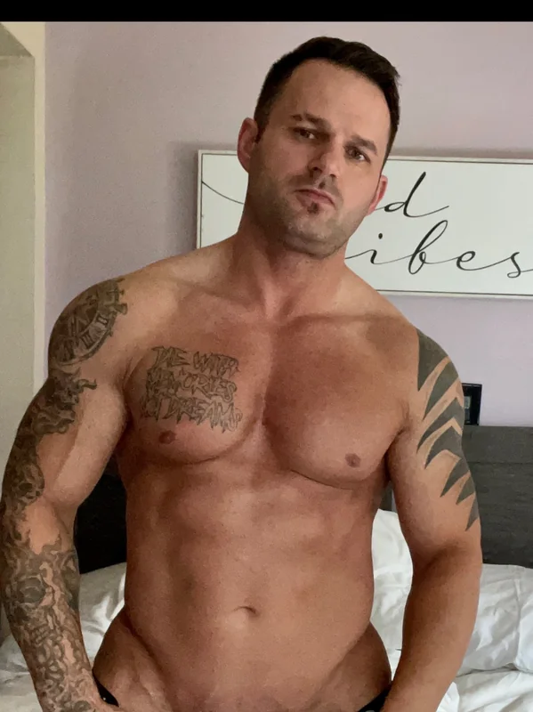 Jaycutss OnlyFans Creator Profile Jaycutss OnlyFans creator with green eyes