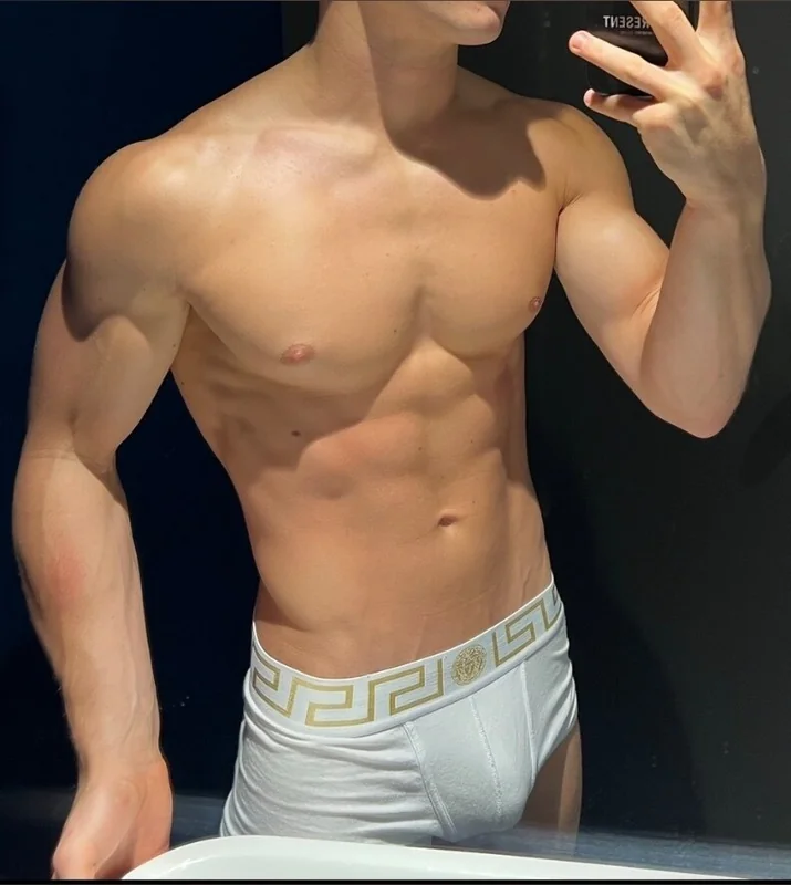 Jay Ceu OnlyFans profile picture - alluring creator