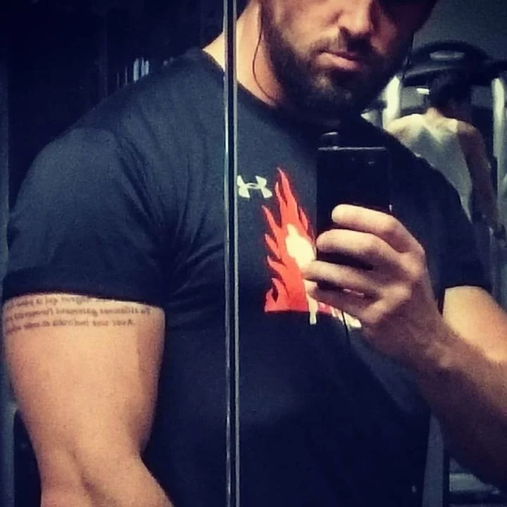 @JayDubz911-free OnlyFans athletic tattooed male