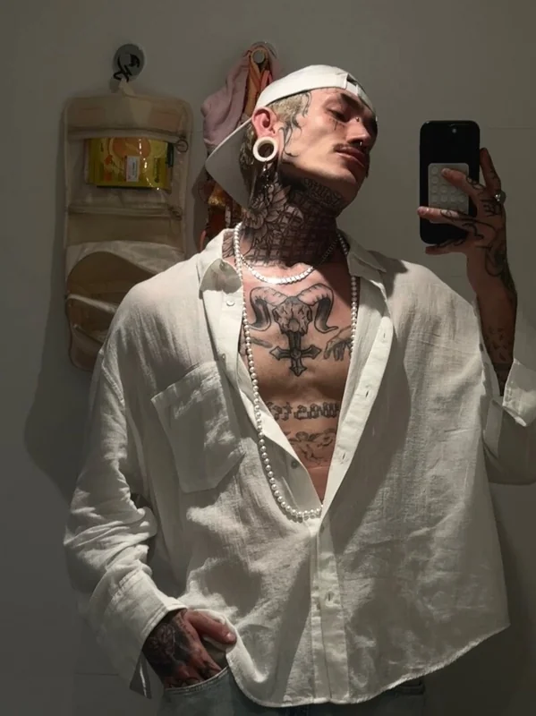 Jayshellito OnlyFans Tattoo Artist