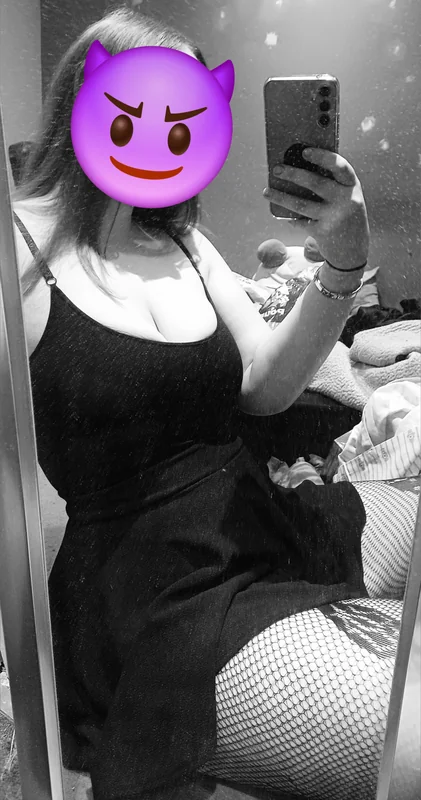 Jems OnlyFans Profile Jems OnlyFans curvy bi babe