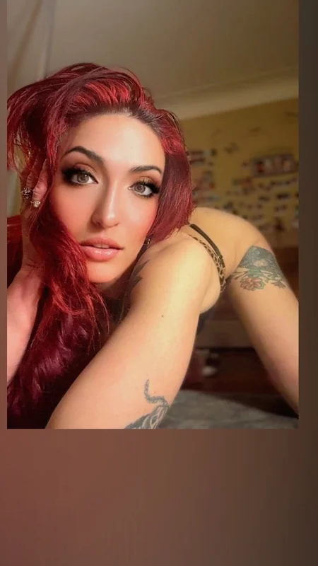 MISS MAXIM5 OnlyFans Profile Image MISS MAXIM5 OnlyFans creator with red hair