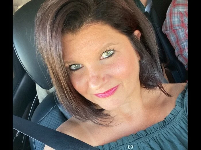 Jennilynnaz OnlyFans Profile Jennilynnaz OnlyFans creator with green eyes
