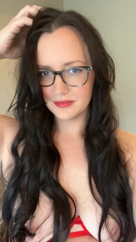 Jennis8 OnlyFans creator with engaging personality