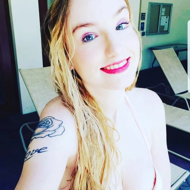 Jennnyjennjen22 OnlyFans creator with engaging personality