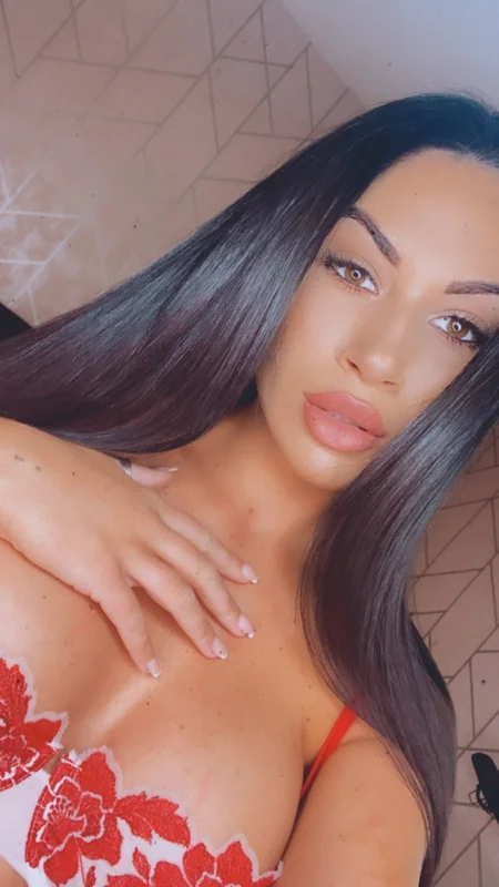 JessieBoulevard OnlyFans creator with exclusive content