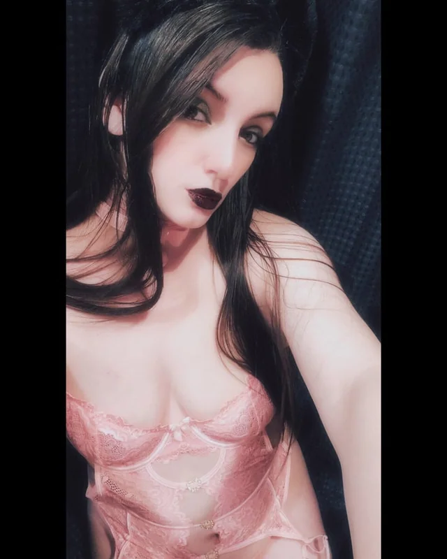 Jessiicat OnlyFans brunette creator