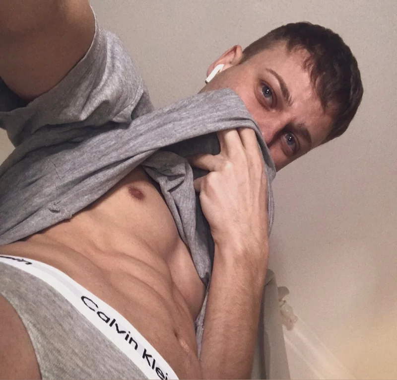 Joshuabrookesxxx OnlyFans creator with naughty content.