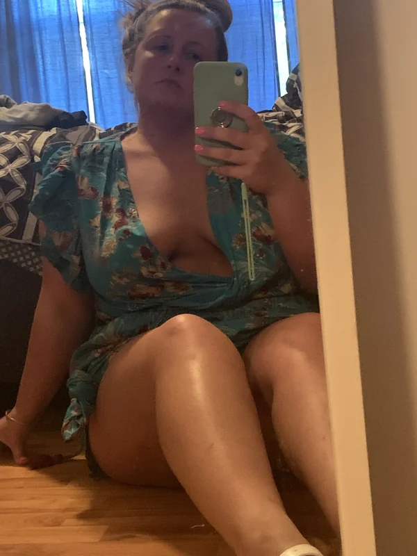 Juicyjules256 OnlyFans creator with exclusive content