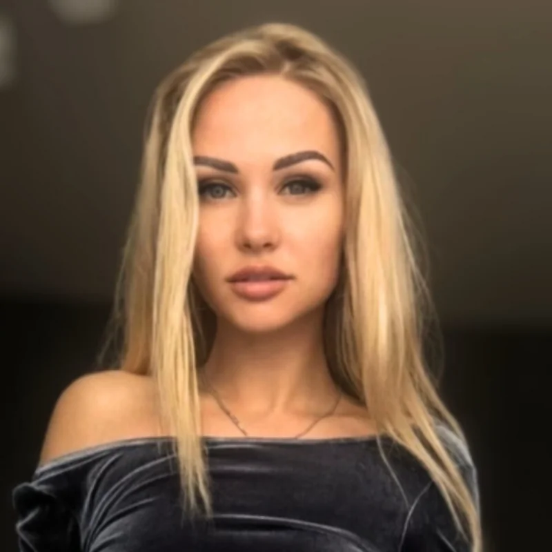 Julia G OnlyFans profile