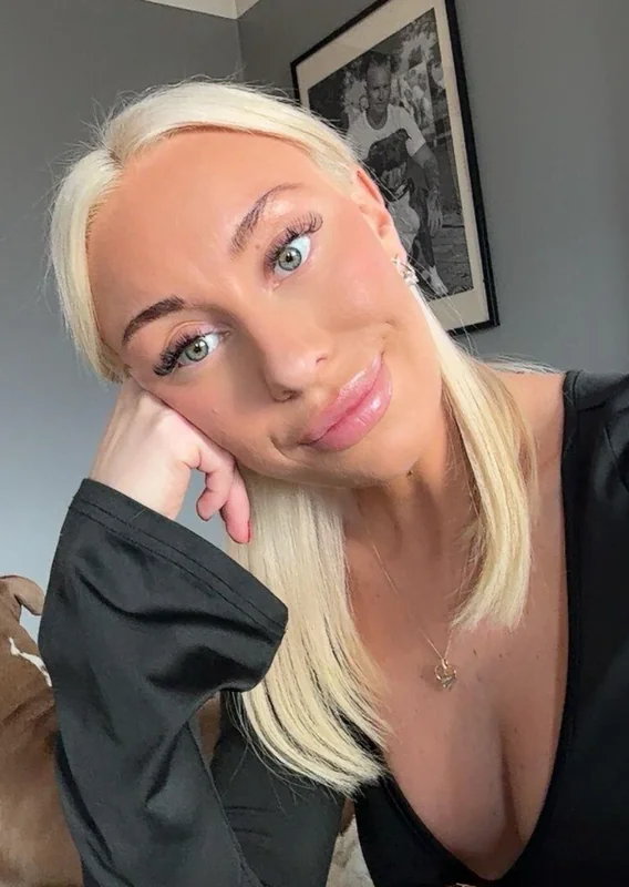 Julia 💕 OnlyFans blonde creator