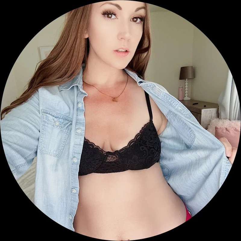 MOM NEXT DOOR FREE OnlyFans profile