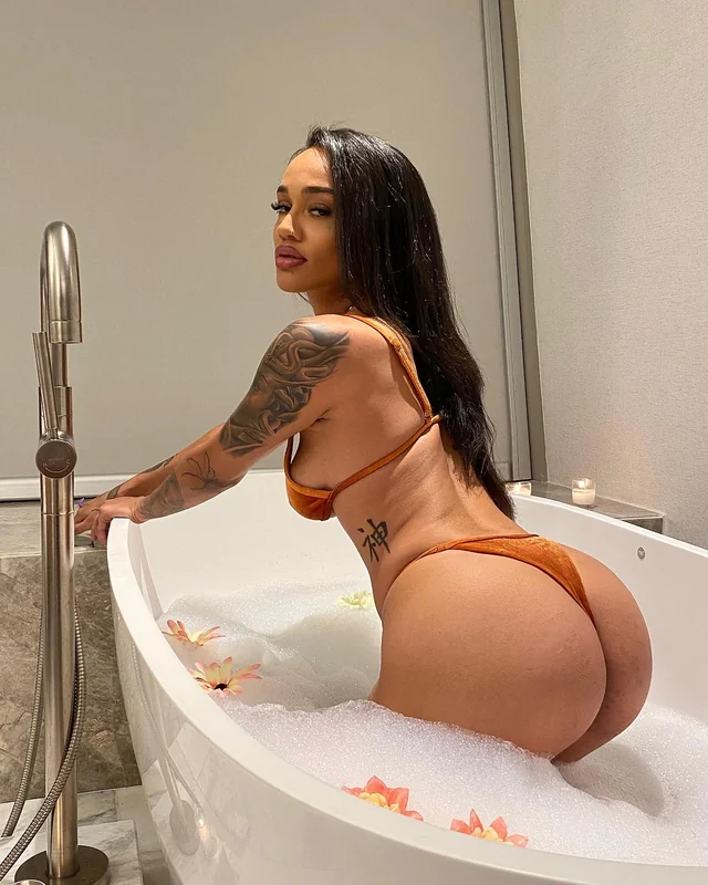 Julie Kay OnlyFans creator with exclusive content
