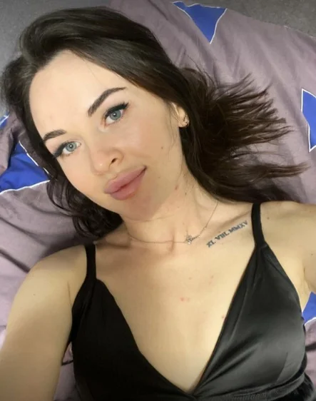 Julyamaret OnlyFans profile