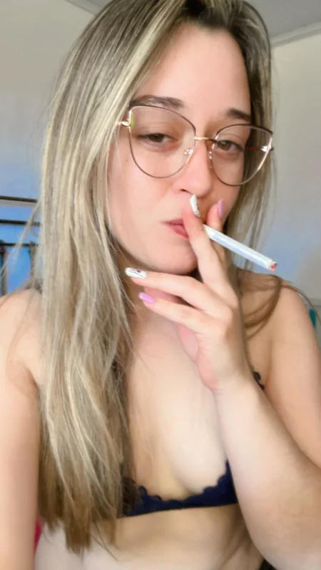 Jada OnlyFans creator with glasses