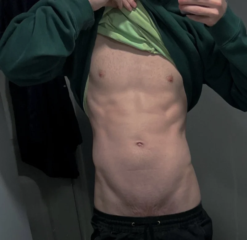 keepintouch OnlyFans creator with revealing content