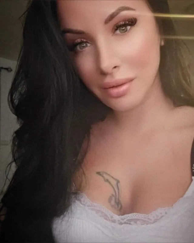 Black opium TOP 1 % creator OnlyFans profile