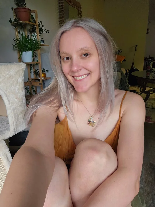 Kali Cox | Au Naturale Nerdy Girlfriend OnlyFans profile