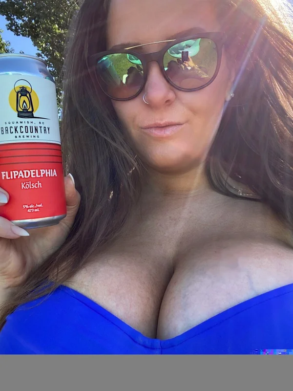 Kara_bo_beer_a OnlyFans topless photos