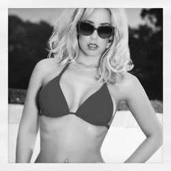 Karliesimon profile on OnlyFans showcasing her unique content
