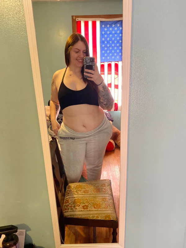 Makayla OnlyFans tattooed curvy beauty