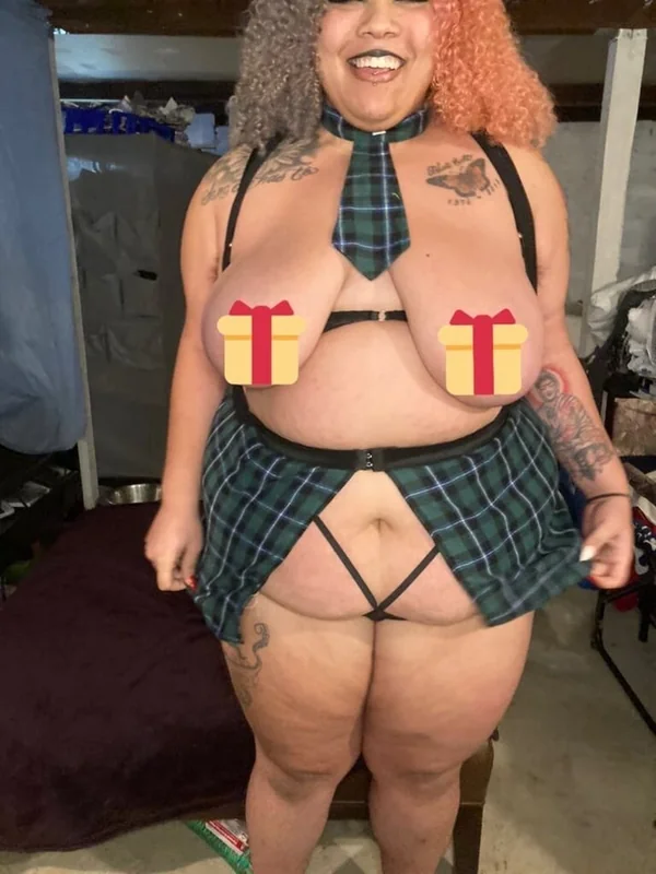 Kaylamaebrown4 OnlyFans profile with curvy appearance