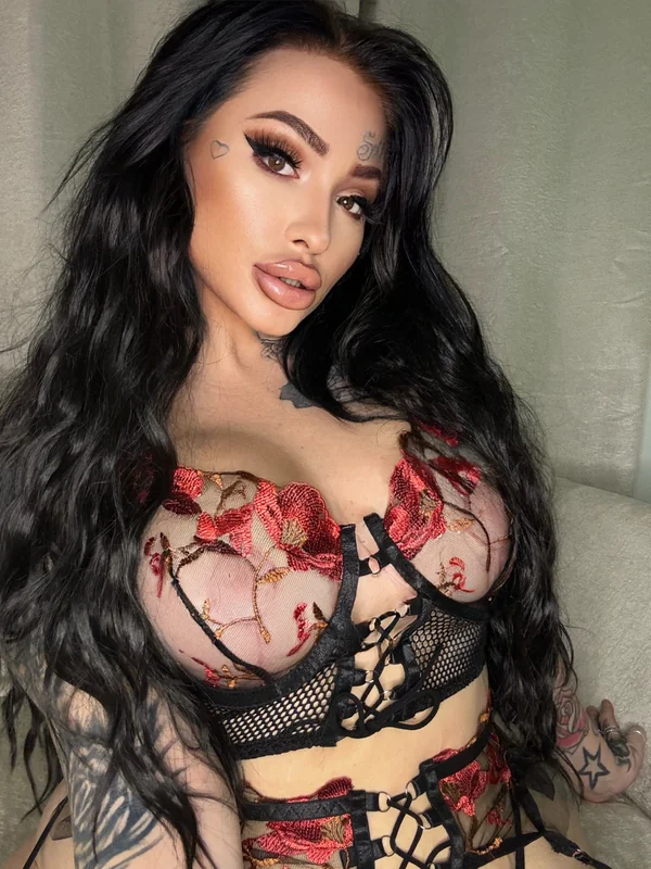 Kellyannex21 OnlyFans Content Creator