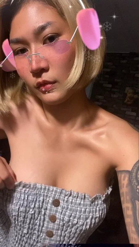 Khimza555 OnlyFans blonde and tattooed creator