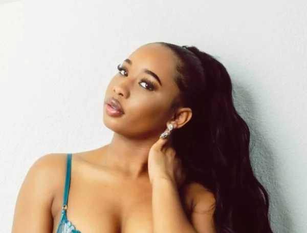 Kiara Freaky OnlyFans Creator kiara.freaky OnlyFans submissive creator