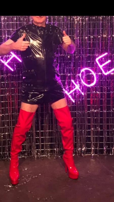Kinkybootsbitchhoe OnlyFans Profile Kinkybootsbitchhoe OnlyFans creator with a fetish theme