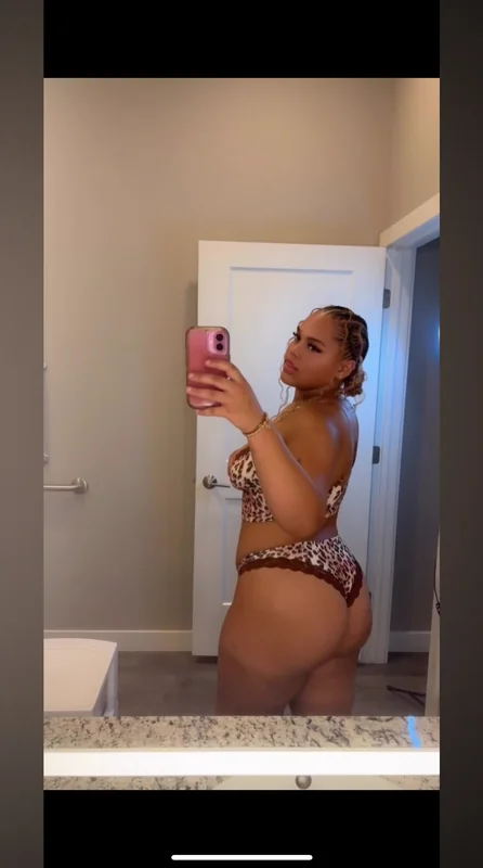 Kendra on OnlyFans featuring curvy content