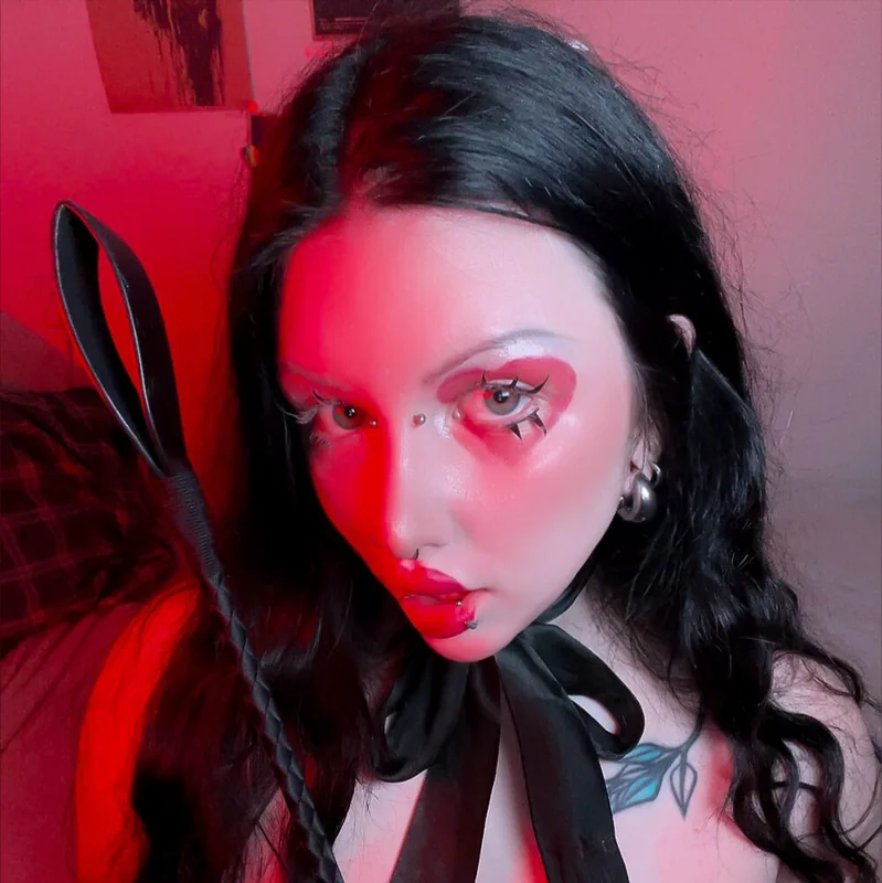 Kira Goth Girl OnlyFans Profile