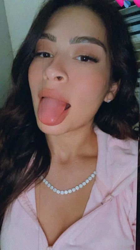 Kittysoftbutt OnlyFans exclusive content creator