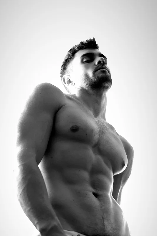 klwhick OnlyFans Creator Profile klwhick OnlyFans male creator with muscular physique