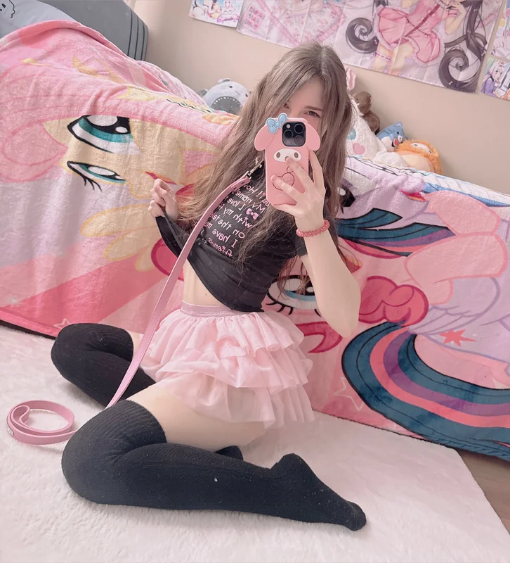Princess Lily >~< OnlyFans Creator Princess Lily >~< OnlyFans creator with charming content.