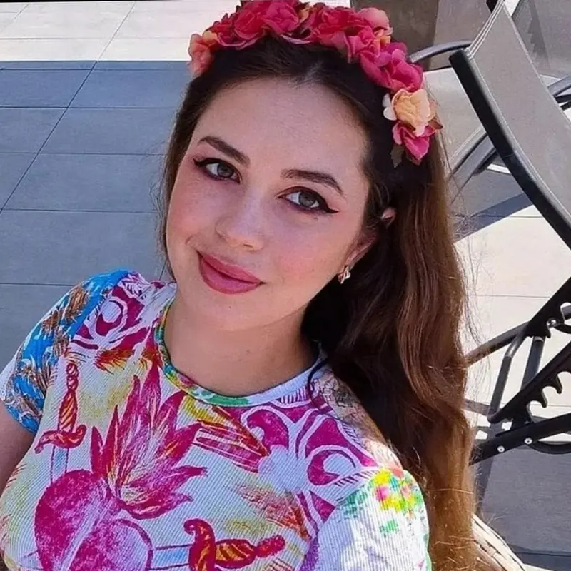 Kristina OnlyFans Creator Kristina OnlyFans cute girl with brown hair