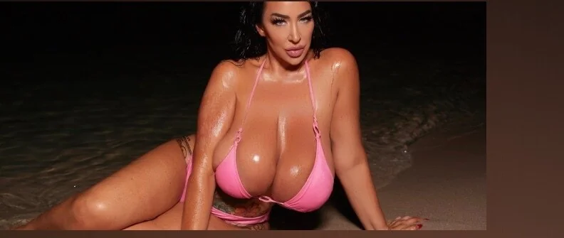 Kristinekissx OnlyFans creator with natural beauty