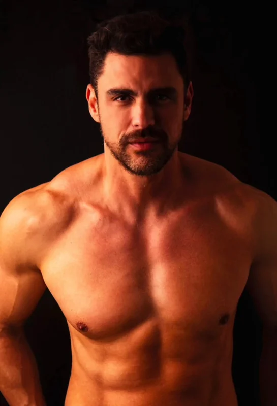 Kyle Fox OnlyFans exhibitionist male creator