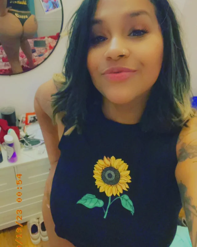 Brunette OnlyFans Creator Brunette OnlyFans creator with a big ass