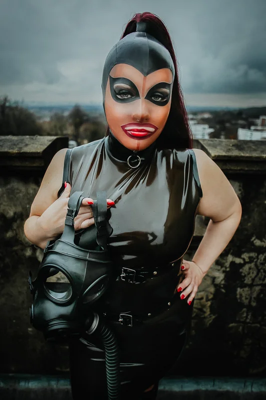 Lady Scarlett OnlyFans Professional Mistress