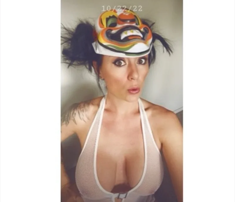 ladySJ OnlyFans fitness and fun creator