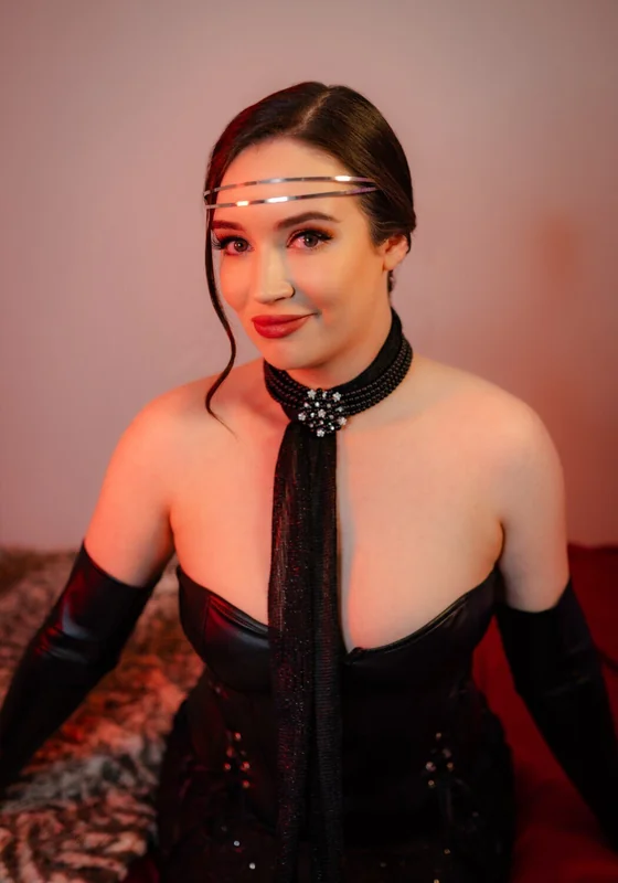 Lana's VIP Page OnlyFans nerdy girl with a naughty side
