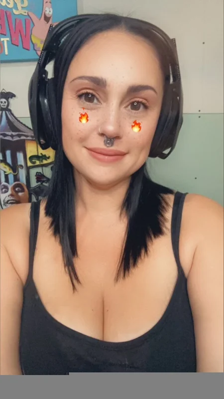 Lapossecat OnlyFans creator with engaging content.
