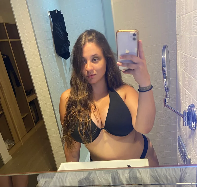 Lara23 OnlyFans profile with exclusive content