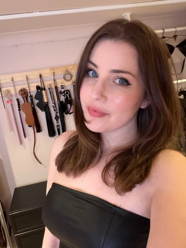 Larah Sky OnlyFans creator with unique kinks